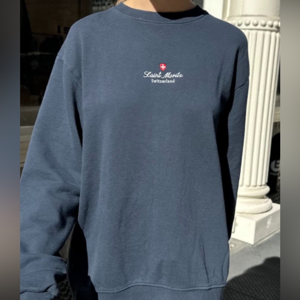 Brandy melville SUPER RARE lightweight crewneck!!